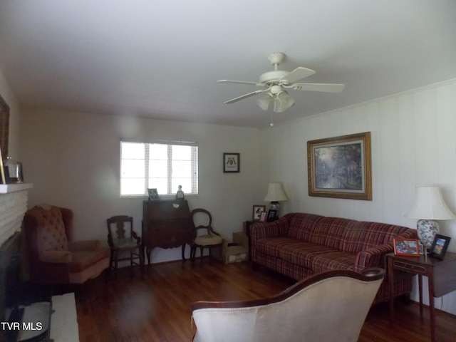 167 Cherry Ln, Bristol, VA 24201 - living room featuring wood finished floors and a ceiling fan