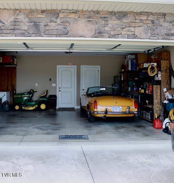 110 Rhetts Way, Jonesborough, TN 37659 - view of garage
