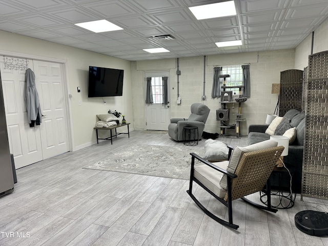 59 Whisper Bnd Unit 0, Johnson City, TN 37604 - living area featuring light wood-style flooring and baseboards