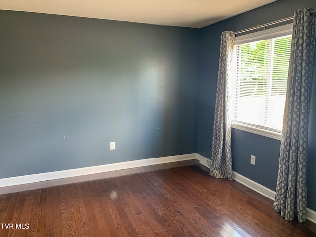 361 Belmont Dr Unit 14, Bristol, TN 37620 - empty room featuring dark wood-style floors and baseboards