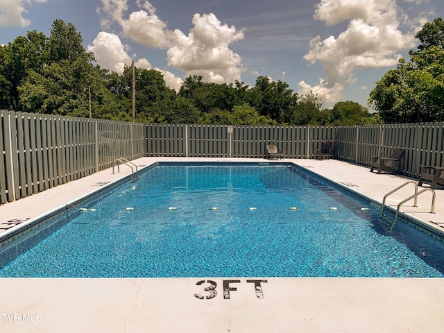 361 Belmont Dr Unit 14, Bristol, TN 37620 - view of pool featuring a patio area