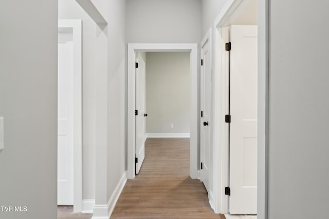833 Granby Rd, Kingsport, TN 37660 - corridor featuring wood finished floors and baseboards
