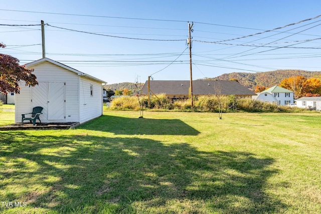 215 Clinchfield Ave, Erwin, TN 37650 - view of grassy yard