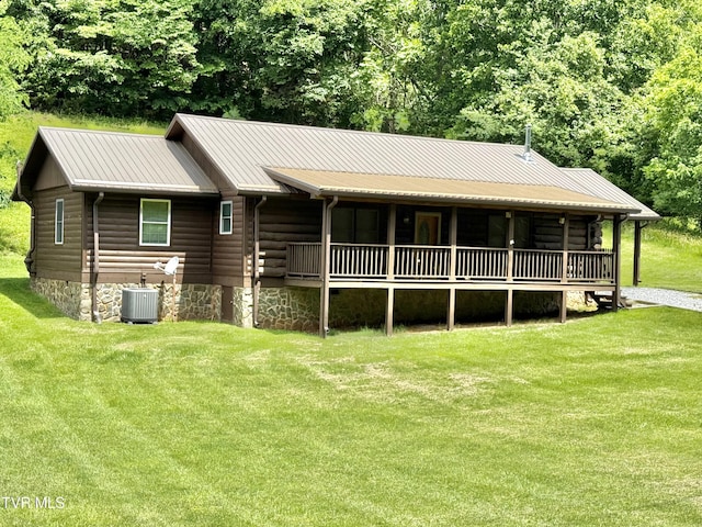 366 Judge Ben Allen Rd, Elizabethton, TN 37643 - view of front of house with a front yard, central air condition unit, and metal roof