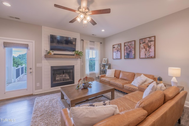 4073 Maize Pl, Piney Flats, TN 37686 - living area featuring wood finished floors, healthy amount of natural light, ceiling fan, recessed lighting, and baseboards