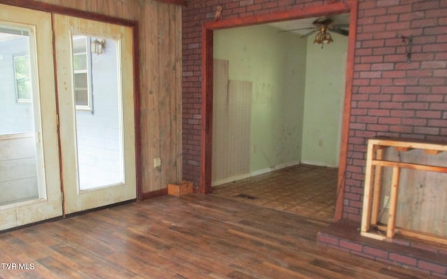 371 Jonesboro Dr, Bluff City, TN 37618 - photo 9