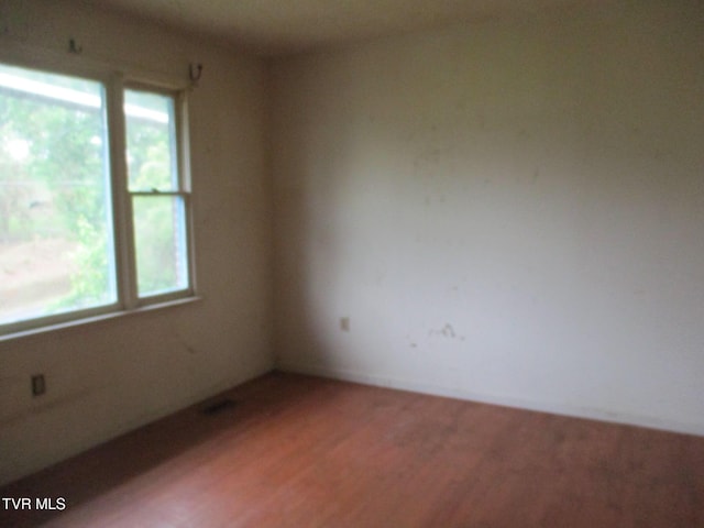 371 Jonesboro Dr, Bluff City, TN 37618 - photo 6