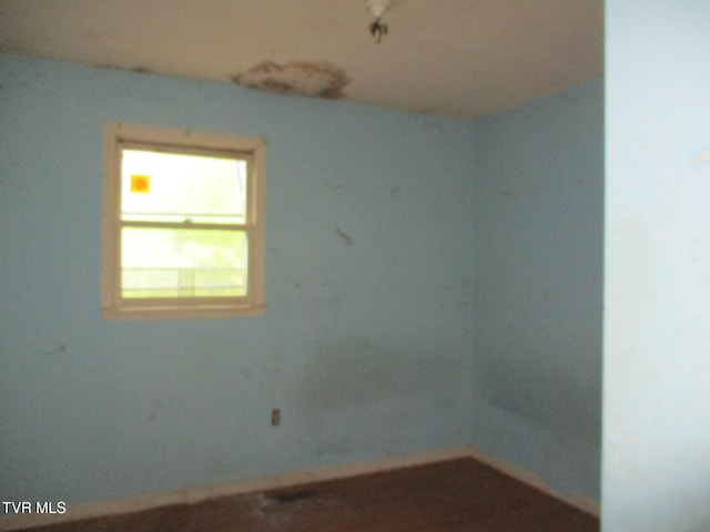 371 Jonesboro Dr, Bluff City, TN 37618 - photo 11