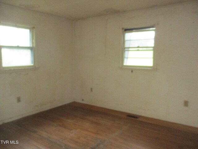 371 Jonesboro Dr, Bluff City, TN 37618 - photo 12