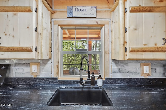 166 Booher Rd, Jonesborough, TN 37659 - kitchen featuring a sink and backsplash