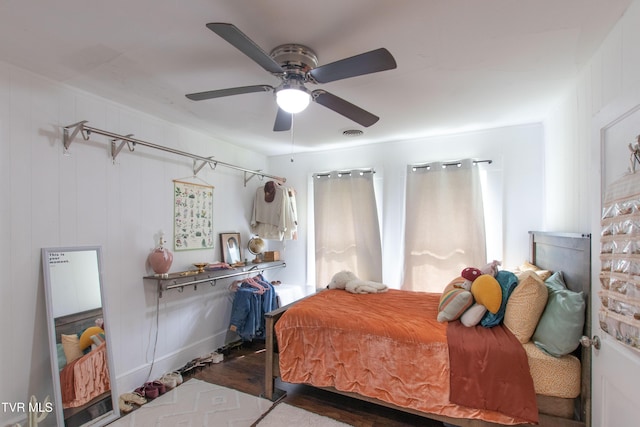 1416 E Cedar St, Bristol, TN 37620 - bedroom with wood finished floors and a ceiling fan