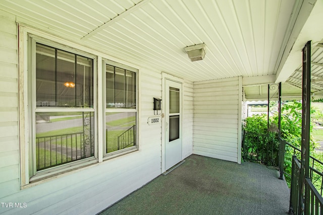 1002 Massachusetts Ave, Bristol, VA 24201 - view of unfurnished sunroom