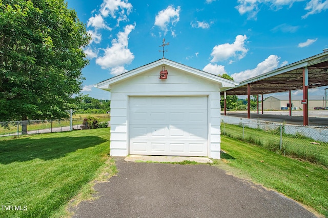 1002 Massachusetts Ave, Bristol, VA 24201 - detached garage with asphalt driveway