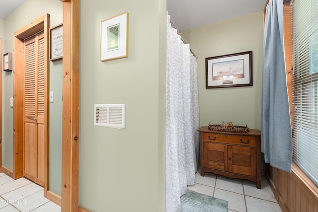 122 Spring Hollow Ln, Jonesborough, TN 37659 - hallway with light tile patterned floors