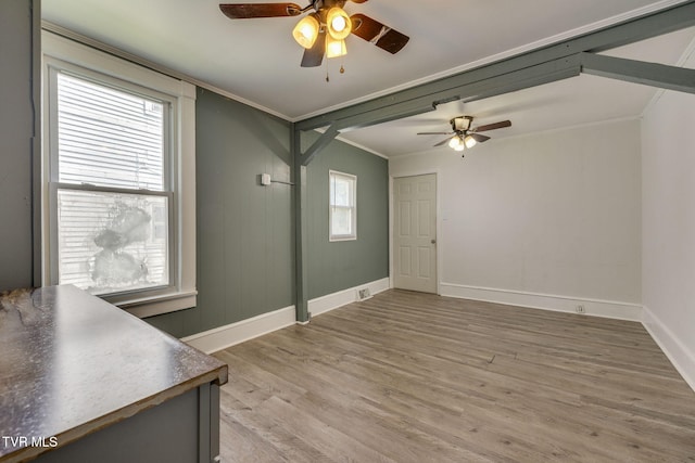 905 Kentucky Ave, Bristol, TN 37620 - unfurnished room featuring ceiling fan, crown molding, and light wood-type flooring