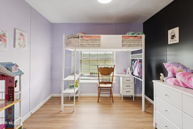 364 Berry Ridge Rd, Jonesborough, TN 37659 - bedroom featuring light wood finished floors and baseboards