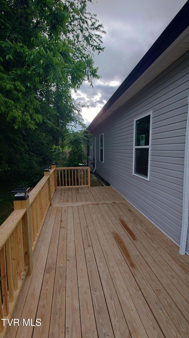 616 6th St, Bristol, TN 37620 - view of wooden terrace