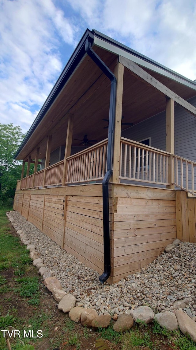 616 6th St, Bristol, TN 37620 - view of stable
