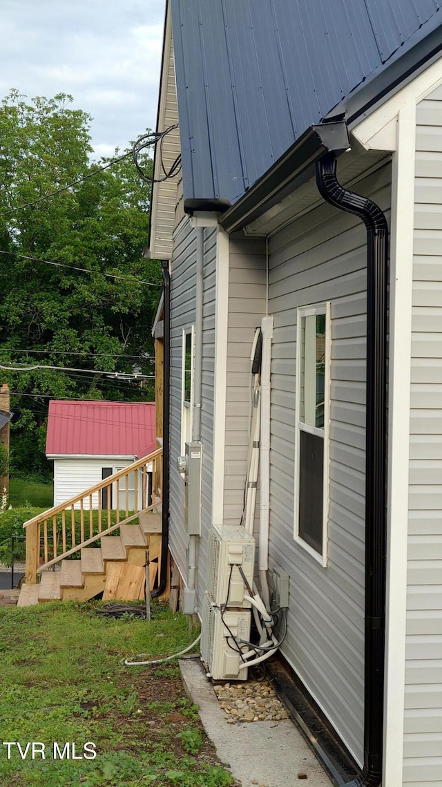 616 6th St, Bristol, TN 37620 - doorway to property with a cooling unit