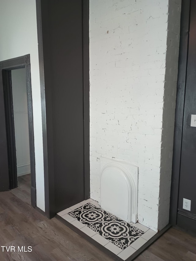 616 6th St, Bristol, TN 37620 - detailed view of wood finished floors