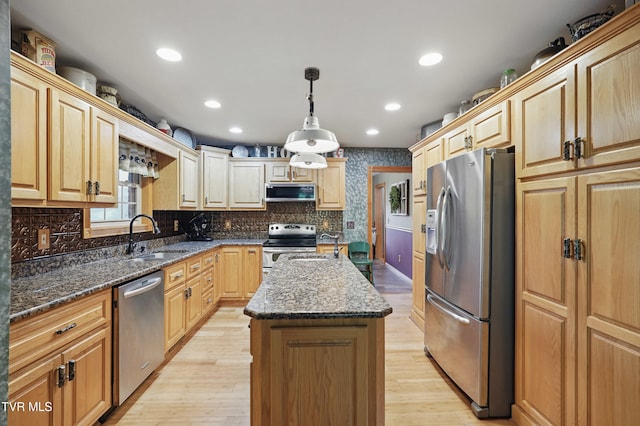 1124 Elizabethton Hwy, Bluff City, TN 37618 - photo 9