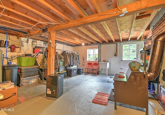 24483 Cave Creek Rd, Abingdon, VA 24211 - below grade area featuring a garage