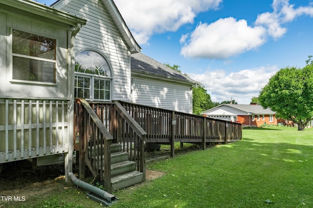 4006 Navaho Dr, Johnson City, TN 37604 - view of grassy yard featuring a deck