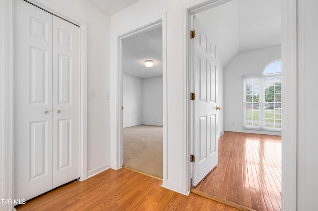 4006 Navaho Dr, Johnson City, TN 37604 - corridor featuring light wood-type flooring, vaulted ceiling, and baseboards