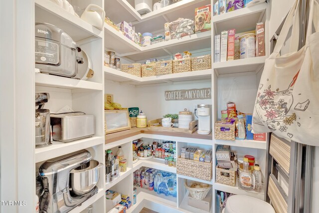 2281 Egret Ln, Piney Flats, TN 37686