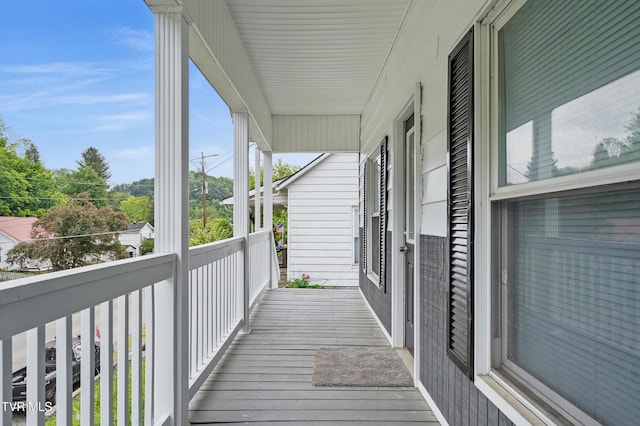 631 NE Meadow St, Coeburn, VA 24230 - view of balcony