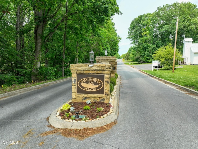 614 Harbor Point Dr, Johnson City, TN 37615