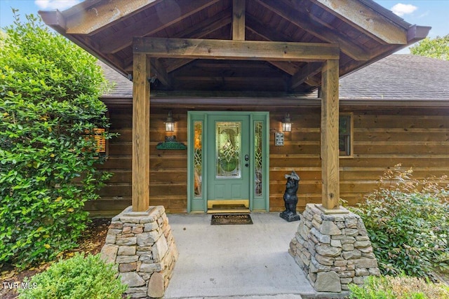 2213 Woodcock Trl, Sevierville, TN 37876 - entrance to property with a shingled roof