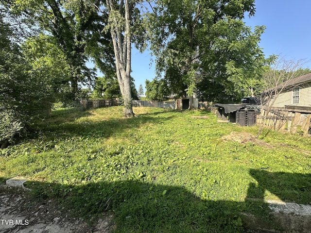 276 Spurgeon Ln, Bristol, VA 24201 - view of yard