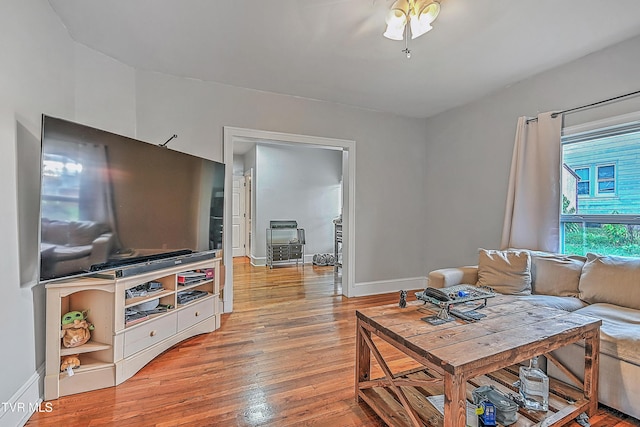 218 W Banner St, Lebanon, VA 24266 - living area featuring wood finished floors and baseboards