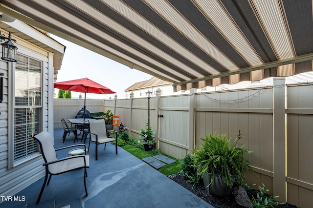 404 E Mountain View Rd Unit 204, Johnson City, TN 37601 - fenced backyard with outdoor dining space and a patio area
