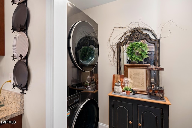 404 E Mountain View Rd Unit 204, Johnson City, TN 37601 - washroom featuring stacked washer / drying machine
