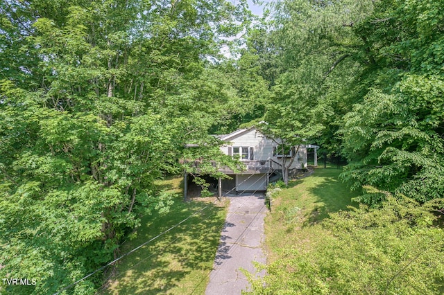 240 Watson Rd, Bristol, TN 37620 - view of front facade featuring a deck and a front lawn