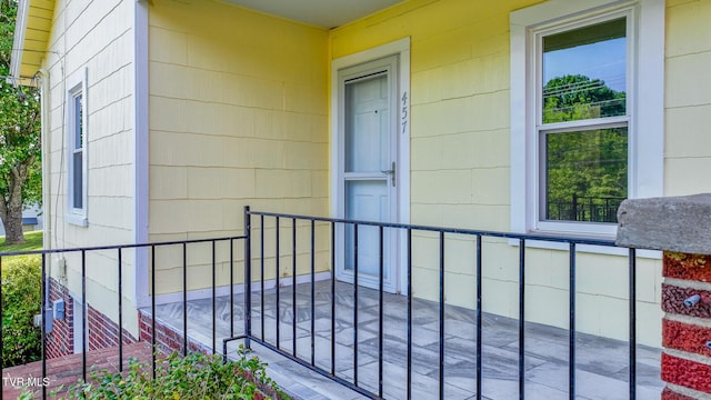 457 E Bernard Ave, Greeneville, TN 37745 - photo 2