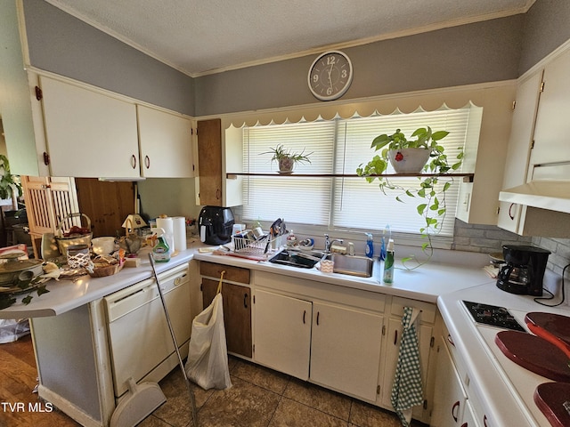 515 Chuckey Pike, Chuckey, TN 37641 - kitchen featuring light countertops, crown molding, decorative backsplash, white electric stovetop, and a textured ceiling