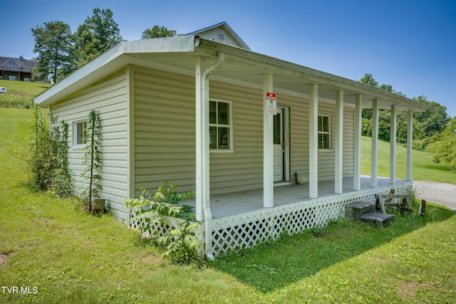 23270 Denton Valley Rd, Abingdon, VA 24211 - view of side of property with covered porch and a lawn