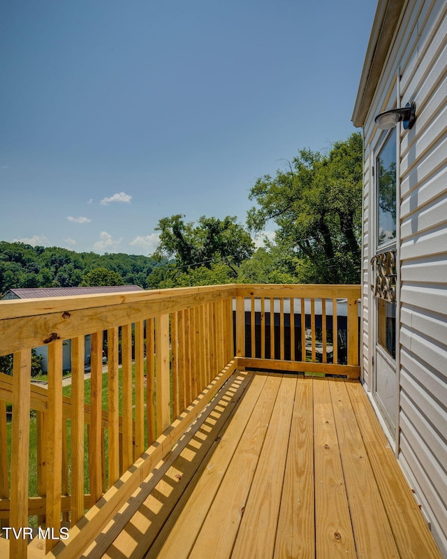 3909 Bond Dr, Kingsport, TN 37664 - view of wooden deck