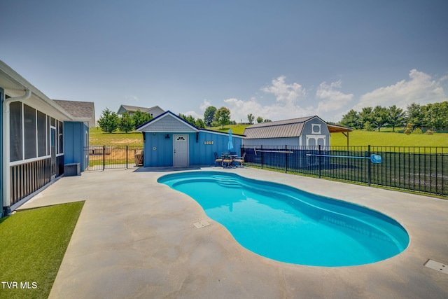 325 Barren Rd, Chuckey, TN 37641 - view of swimming pool featuring a patio and a sunroom