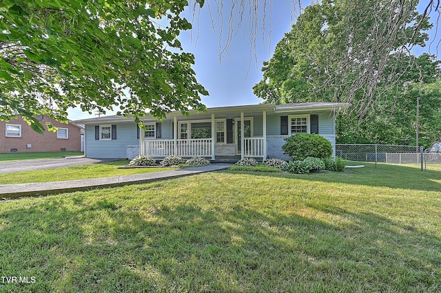 125 Cedar Valley Rd, Bristol, TN 37620 - ranch-style house featuring a porch