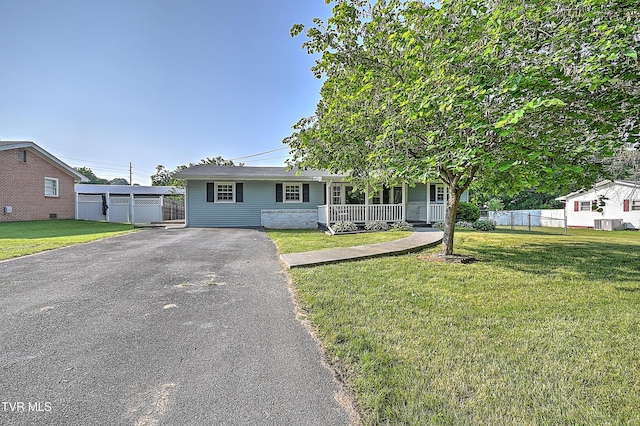 125 Cedar Valley Rd, Bristol, TN 37620 - ranch-style home featuring covered porch and asphalt driveway