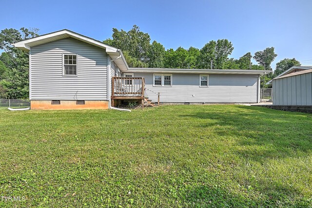 125 Cedar Valley Rd, Bristol, TN 37620 - rear view of property featuring crawl space and a wooden deck