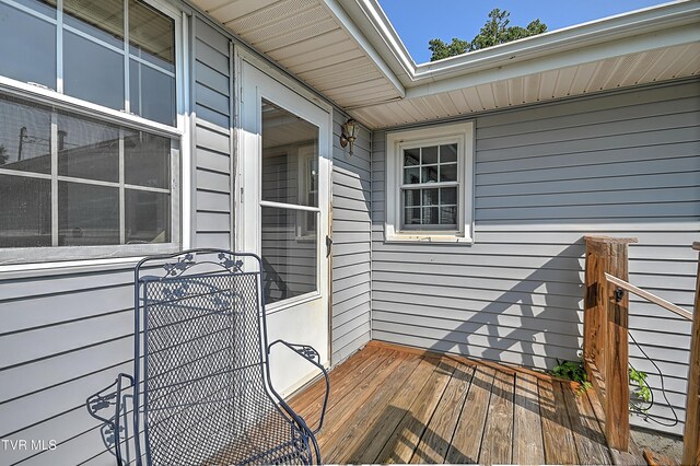 125 Cedar Valley Rd, Bristol, TN 37620 - view of wooden terrace