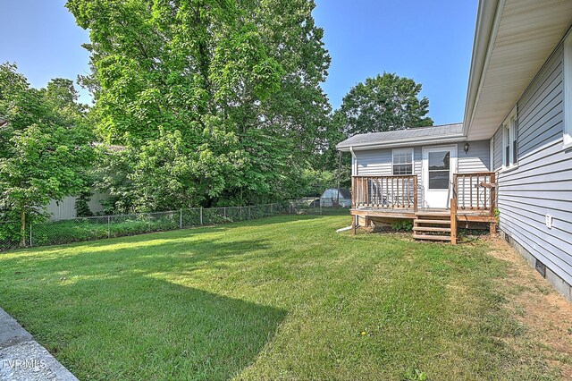 125 Cedar Valley Rd, Bristol, TN 37620 - view of yard featuring a deck