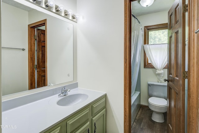 715 Powder Branch Rd, Elizabethton, TN 37643 - full bathroom featuring vanity, toilet, shower / bathtub combination with curtain, and wood finished floors
