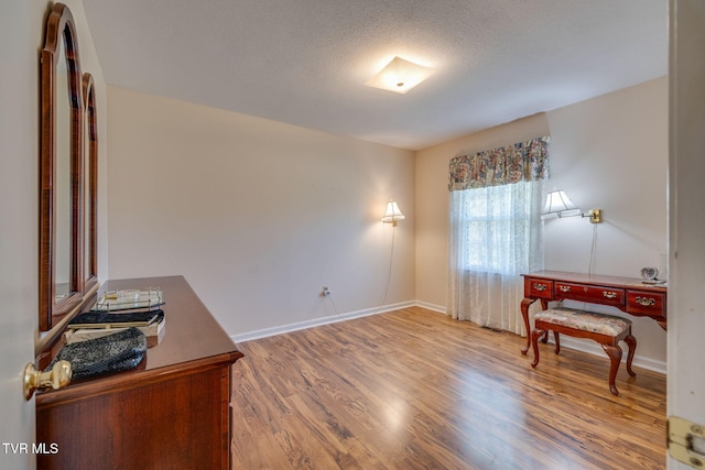 396 High Cir, Bristol, TN 37620 - interior space featuring wood finished floors and baseboards