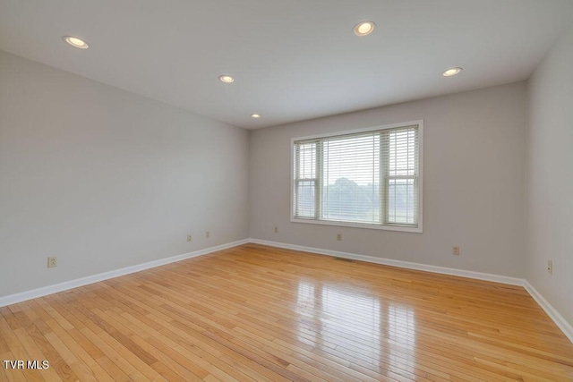229 Ridgecrest Rd, Jonesborough, TN 37659 - spare room featuring light wood-style floors, baseboards, and recessed lighting